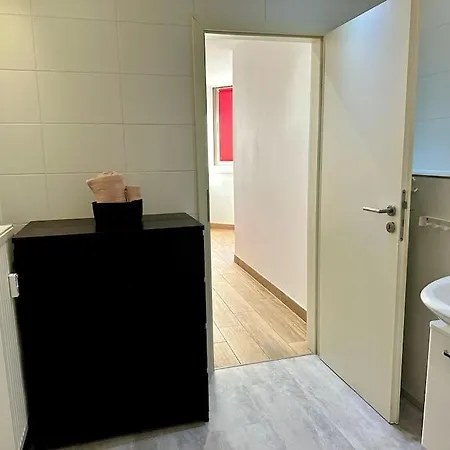 Апартаменти Mitten Im Zentrum Von *